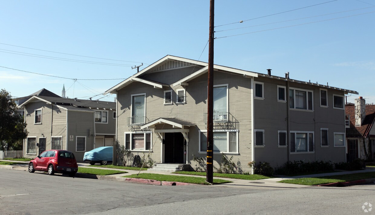 Primary Photo - 285-295 Cerritos Ave