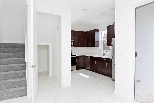 Building Photo - 6955 Pines Cir