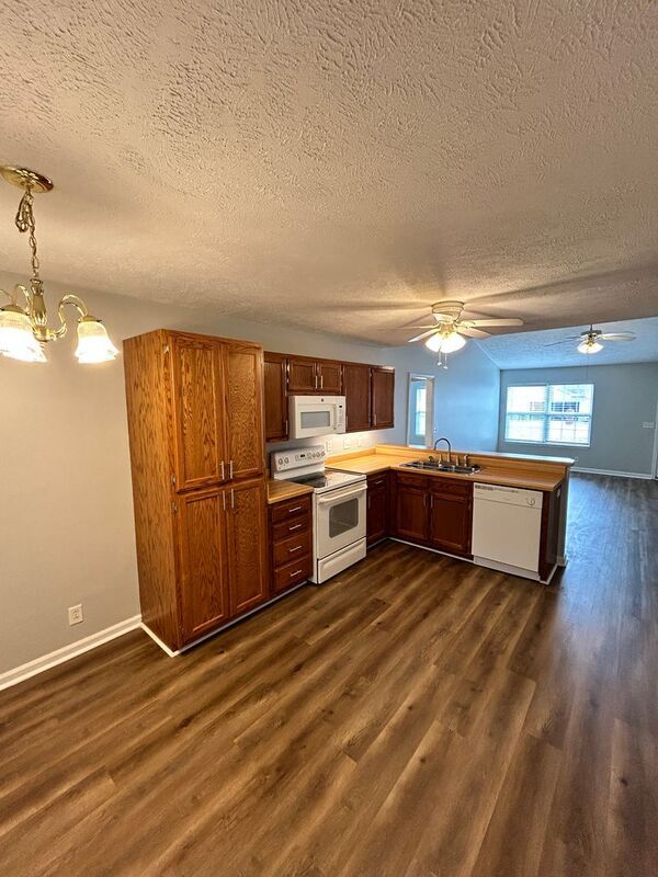 Foto del edificio - 2836 Roscommon Dr