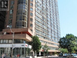 Building Photo - 1055 Bay St.