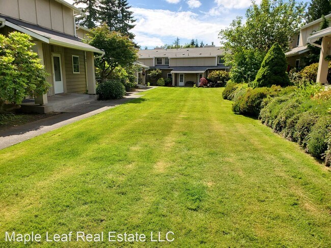 Foto del edificio - 2 br, 1.5 bath House - 18526 52nd Ave W #B3