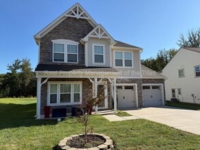 Building Photo - 1311 Red Deer Dr