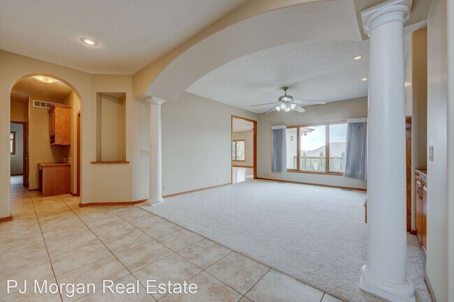 Building Photo - 5 br, 4 bath House - 2012 S 194th Street