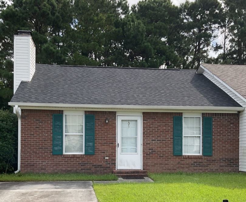 Primary Photo - 105 Live Oak Ct