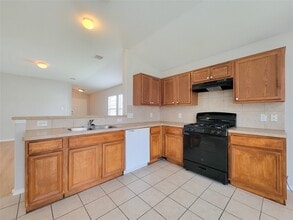 Building Photo - 7438 Fox Knoll Ln