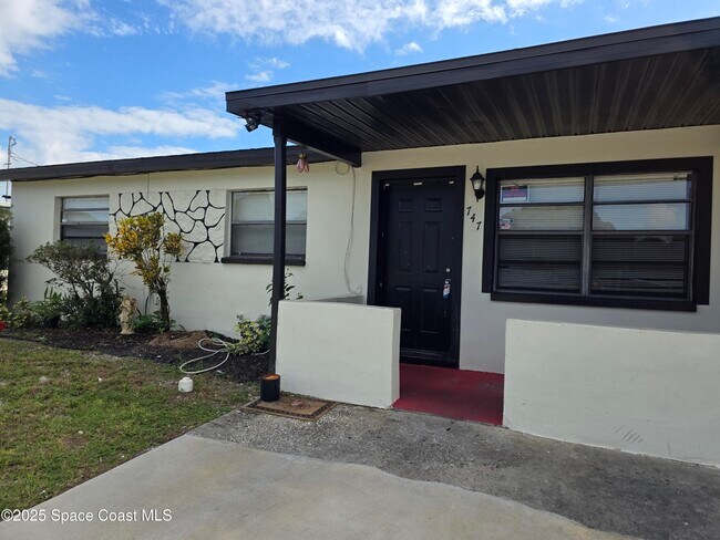 Foto del edificio - 747 E University Blvd