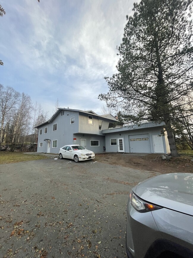 Building Photo - 12107 Horseshoe Dr