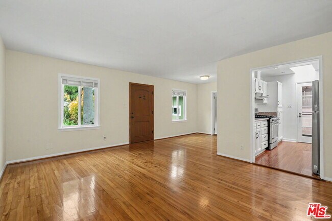 Building Photo - 3542 Greenwood Ave