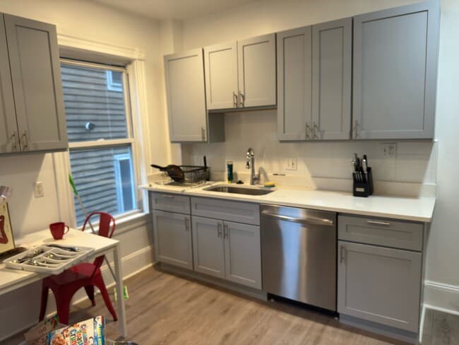 Building Photo - 142 Calumet St