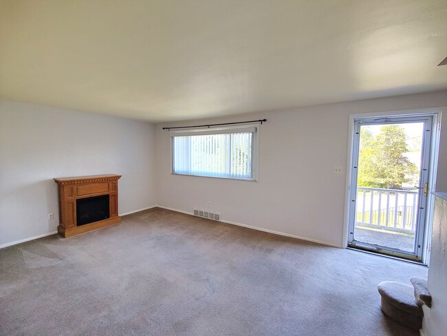 Foto del edificio - *Recently Updated 3BD/2.5BA Available for ...