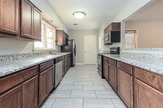 Kitchen - 5538 Melvin Rd