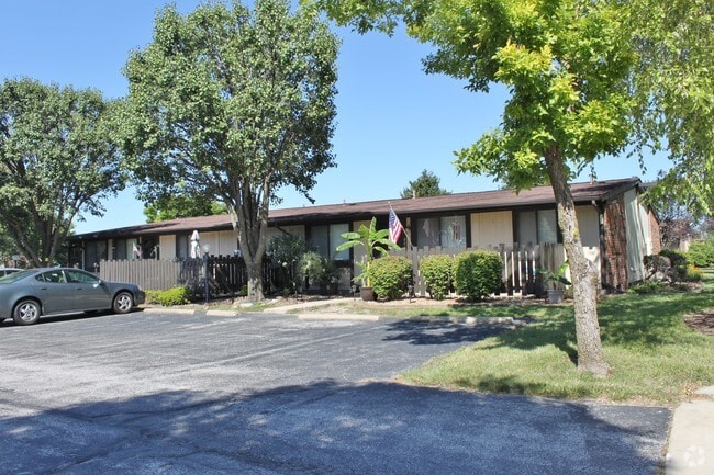 Building Photo - Amber Court Apartments