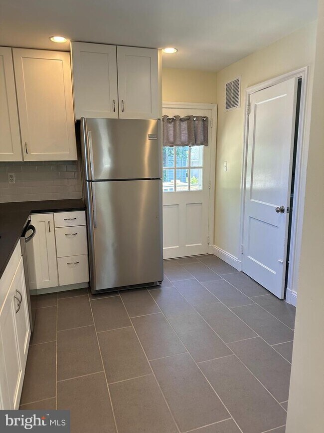 Foto del edificio - 4211 Brookfield Dr