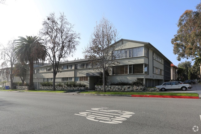 Primary Photo - 629 Idaho Ave