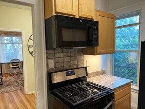 Kitchen - 514 Walnut Ave