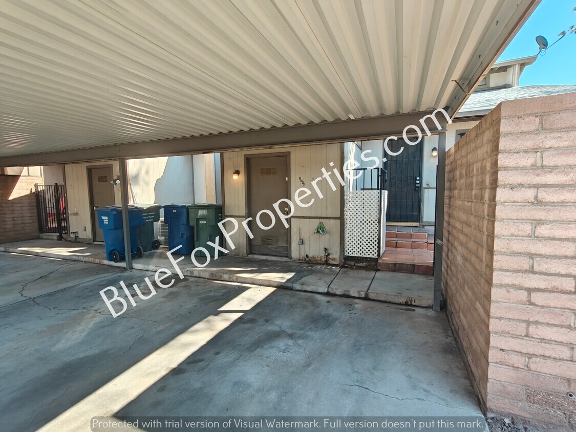 Photo - 2740 N Malibu Dr-