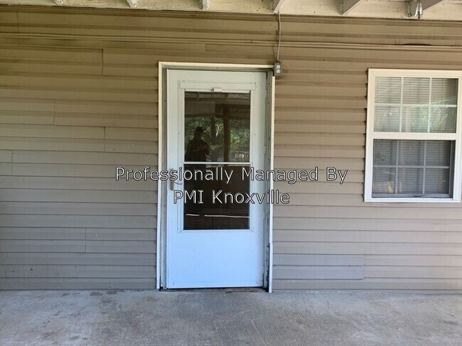 Building Photo - 377 Robertsville Rd