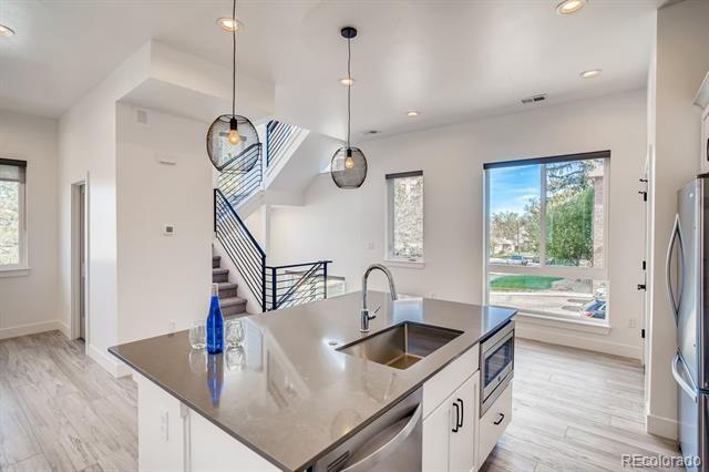 Foto del edificio - 3460 S Corona St