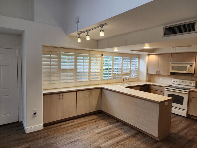 Building Photo - 3714 SW Sunset Trace Cir