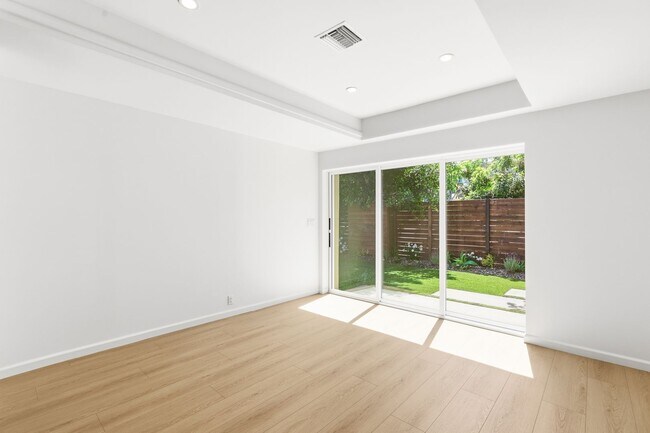 Foto del edificio - Beautiful modern 3 Bed + 2 Bath House