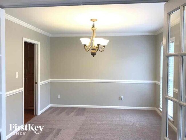 Building Photo - 3220 Ivy Creek Rd