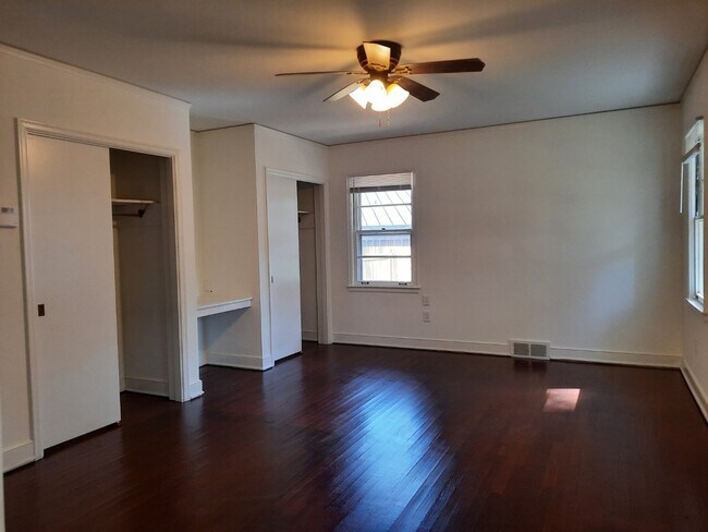 Foto del edificio - 4755 Cole Rd