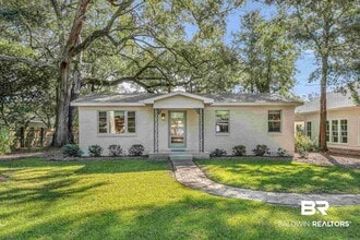 Building Photo - 357 Azalea St