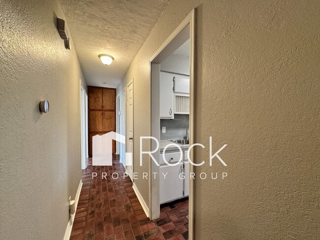 Foto del edificio - 3 Bedroom Home in NW Norman
