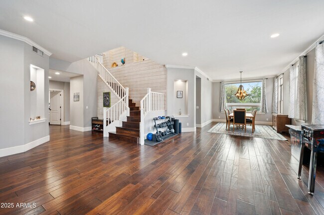 Building Photo - 630 S Boulder Ct