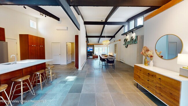 Foto del edificio - 16 Spring Rd