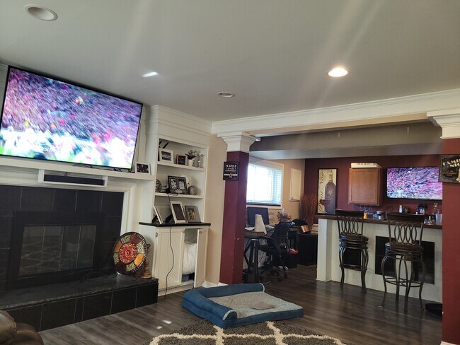 family room - 119 Robyn Dr