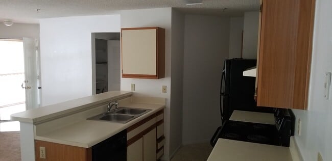 Building Photo - Landing - 974-303