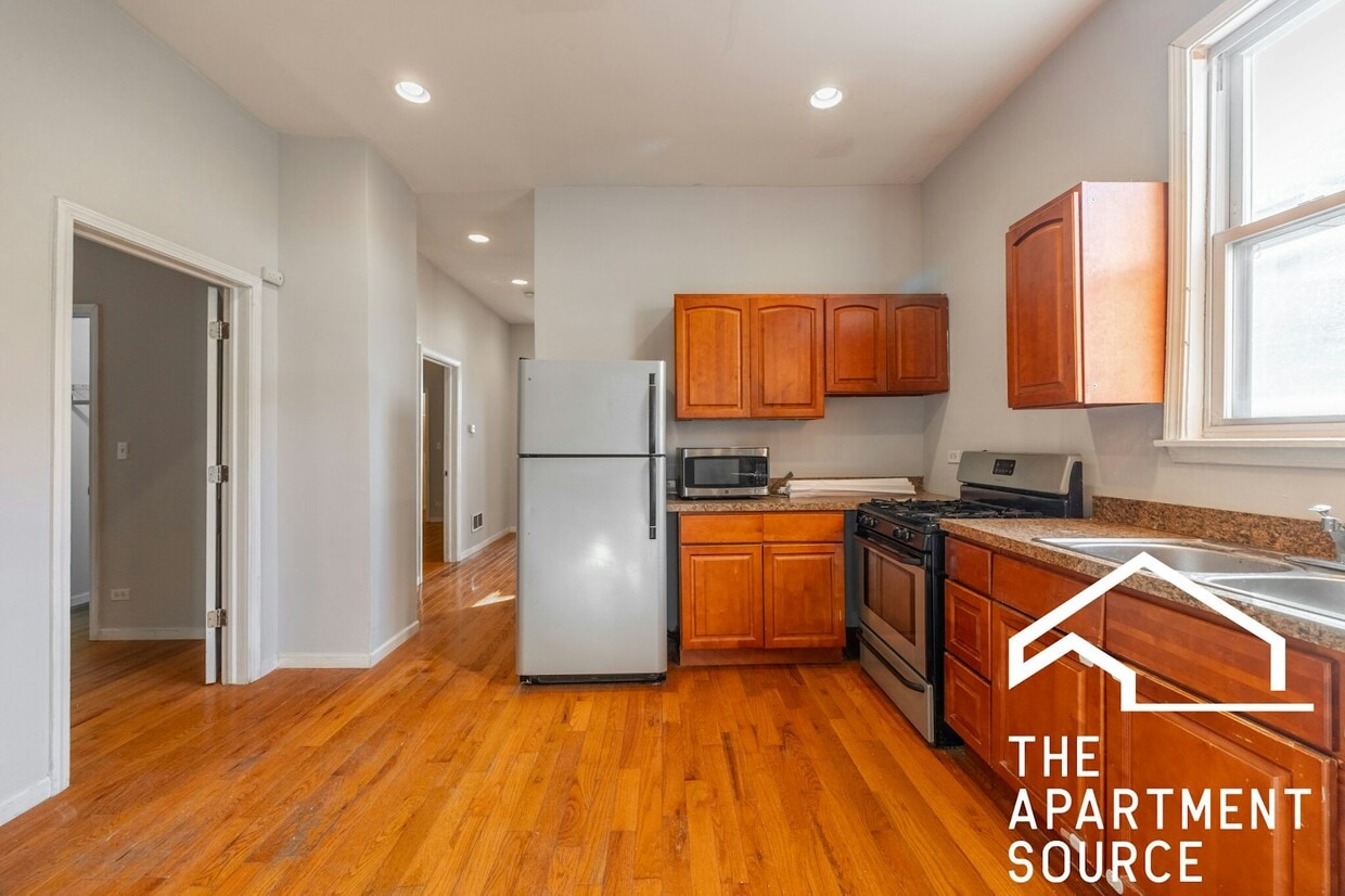 Photo - 2416 North Maplewood Avenue, Unit 1F