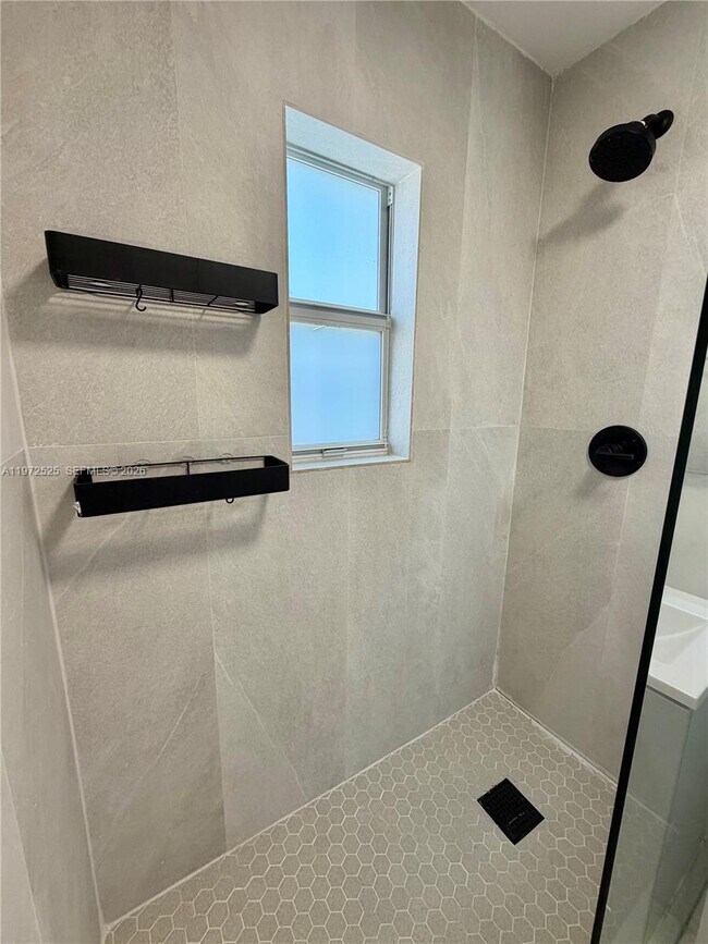 Foto del edificio - 11 Sidonia Ave