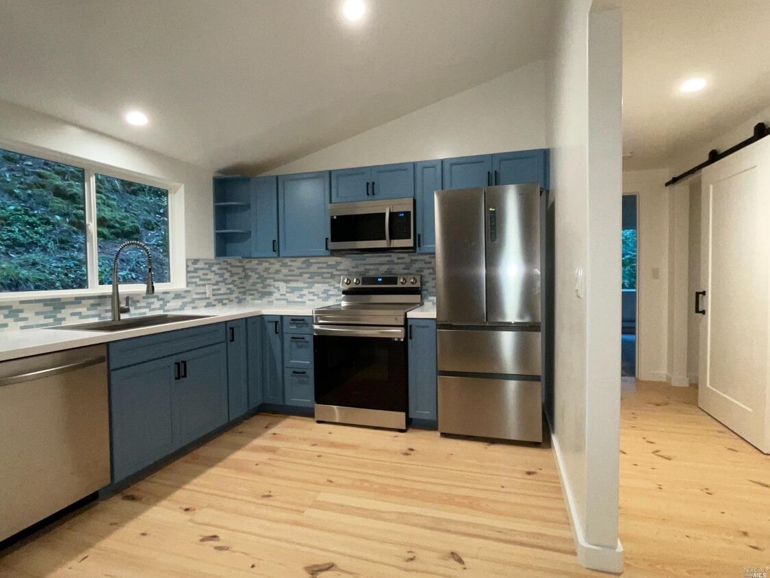 15090 Rio Nido Rd Unit 3, Guerneville, CA 95446 Apartment for Rent in