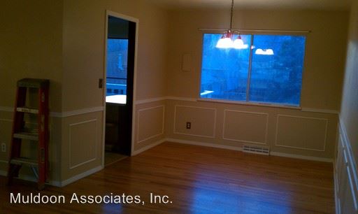 Building Photo - 1504 Lyle Dr