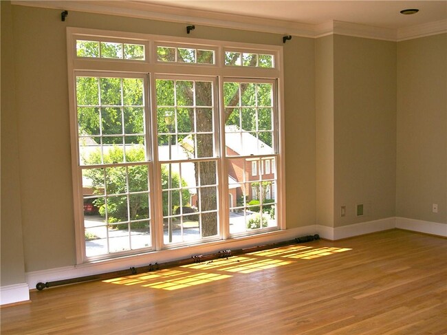 Foto del edificio - 3845 Ashford Trail NE