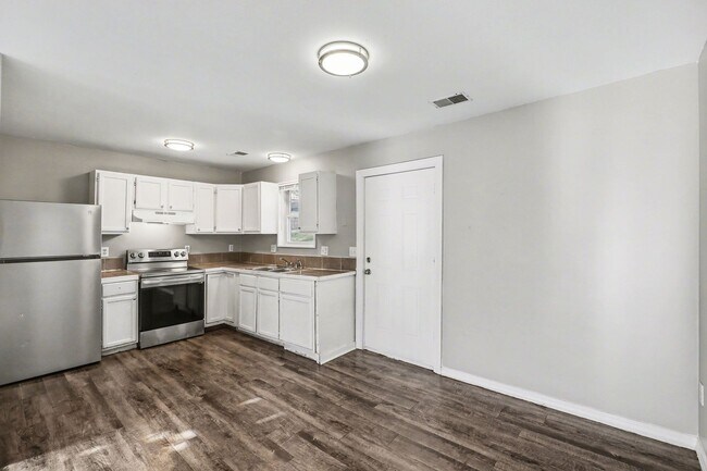 Foto del edificio - 8024 Montgall Ave