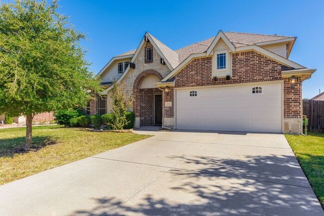 Building Photo - Luxurious in Little Elm!