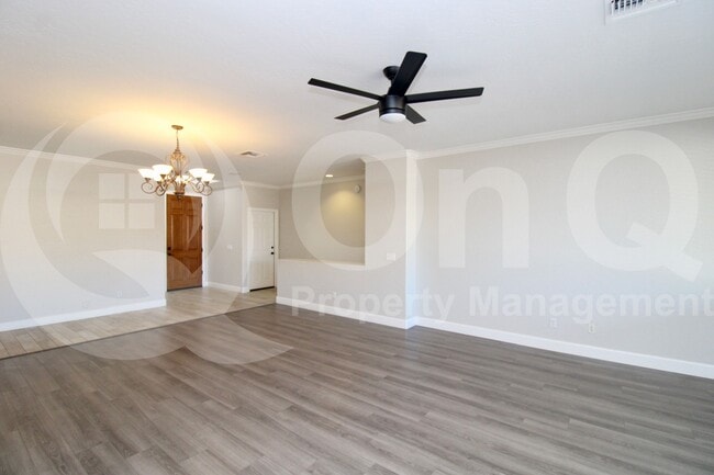 Foto del edificio - 14590 W Windsor Ave