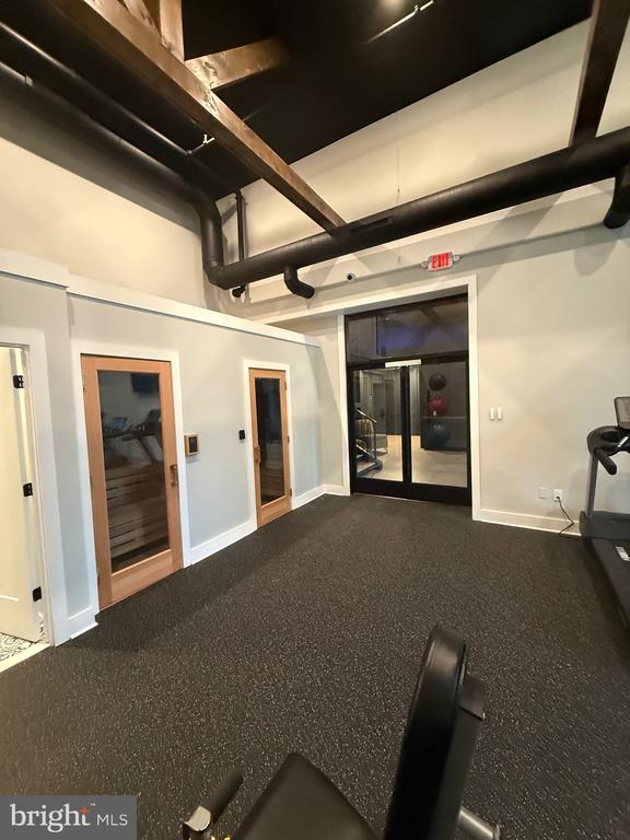 Building Photo - 581 Jamestown Ave.