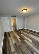 Building Photo - 2214 Kemble Ave Building Photo - 2214 Kemble Ave