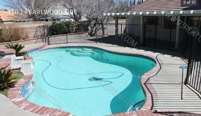 Foto del edificio - 4BD/2.5 BATHS POOL HOUSE IN WEST LANCASTER