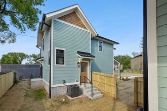 Building Photo - 912 N 12th St
