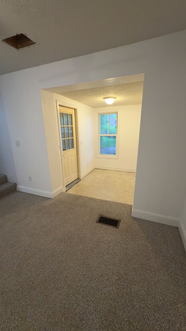Mud Room - 6 Lower Gilman St