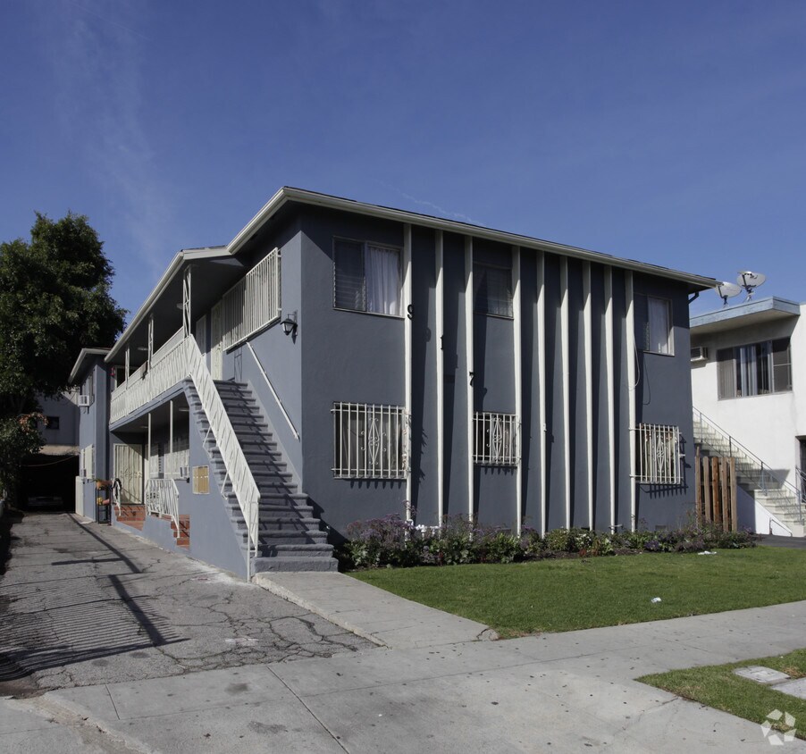 Primary Photo - 917 N Hudson Ave
