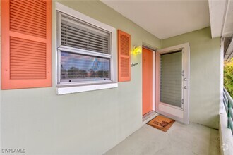Building Photo - 300 Valley Stream Dr