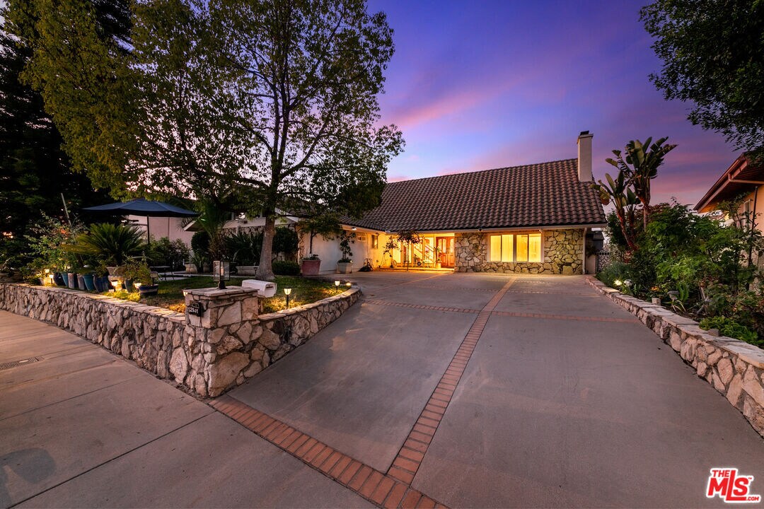 Foto principal - 22941 De Kalb Dr