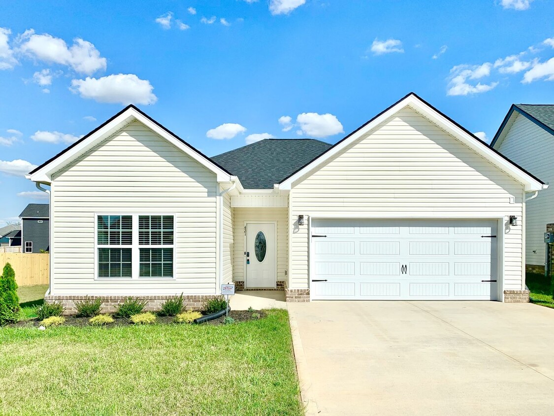 Foto principal - 421 Ayden Ln