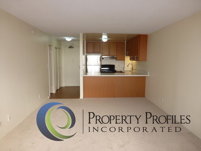 Building Photo - Kukui Plaza - 1 Bedroom 1 Bath 1 Parking U...